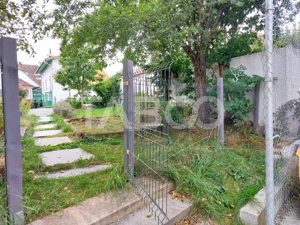 Apartament renovat 105mp 3 camere curte proprie 340mp in acte Cisnadie - imagine 14