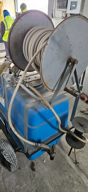 Instalatie mobila pulverizare cu rezervor si furtun   pompa industriala