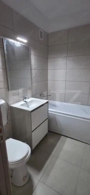 Apartament 2 camere ,strada Democratiei