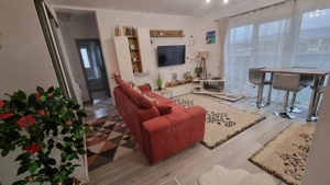 Vând apartament 2 camere ,zona Teilor 