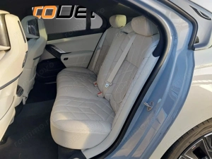 BMW Seria 7 M 760 e xDrive G70 - imagine 12