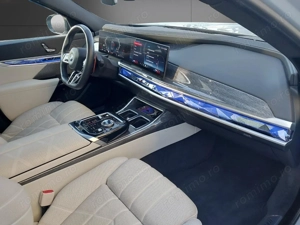 BMW Seria 7 M 760 e xDrive G70 - imagine 15