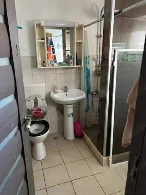 Apartament 2 camere decomandat ,58 mp , balcon , loc parcare , parter , zona Tineretului  - imagine 4