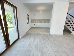 Duplex despartit prin spatiu tehnic - imagine 2