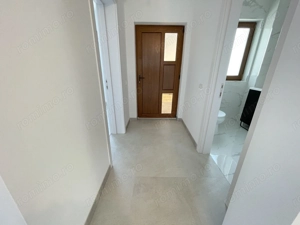 Duplex despartit prin spatiu tehnic - imagine 7