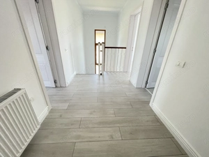 Duplex despartit prin spatiu tehnic - imagine 4