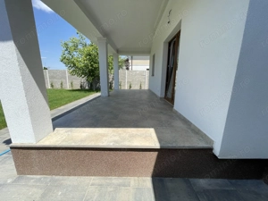 Duplex despartit prin spatiu tehnic - imagine 16