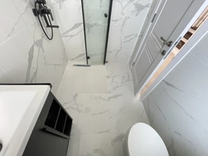 Duplex despartit prin spatiu tehnic - imagine 8