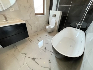 Duplex despartit prin spatiu tehnic - imagine 20