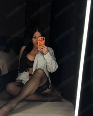 Carmen, bruneta cu forme sexy 