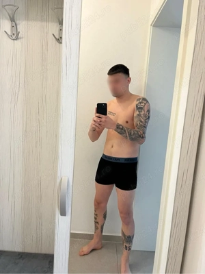 Doar pentru doamne, domnisoare si cupluri