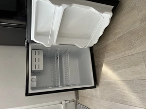 Vând frigider mic Vortex