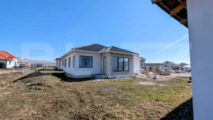 Casa individuala pe un singur nivel , zona Orizont