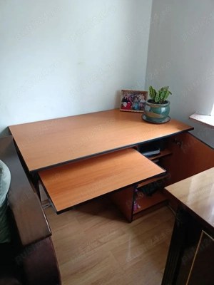 Vând birou 150 lei în stare foarte bună 