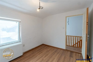 Accesibilitate si farmecul unei case cu garaj, locatie de referinta, Central, Targu Secuiesc - imagine 12