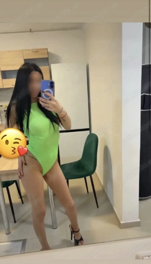 Bia-La mine sau la hotel -Slim girl