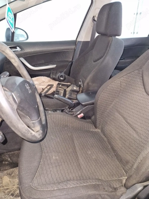 dezmembrez peugeot 308 sw 1,6 hdi euro 5 - imagine 4