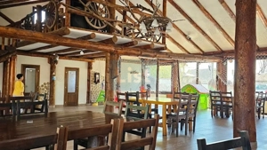 Pensiune cu lac privat și piscină – afacere la cheie în Neamț - imagine 2