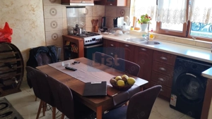 Casa Strejnicu: 150m², 3 dormitoare, 2 băi, 2 garaje
 - imagine 6