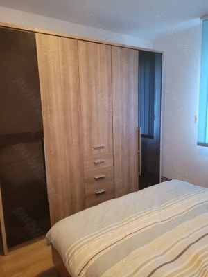 Vand mobila de dormitor