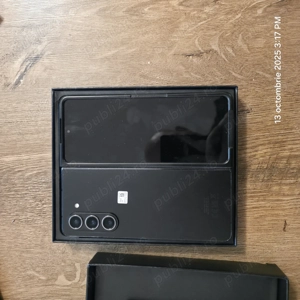 Samsung Galaxy Z Fold 5