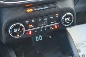 Ford Focus 1.5 EcoBlue Powershift Titanium - imagine 16