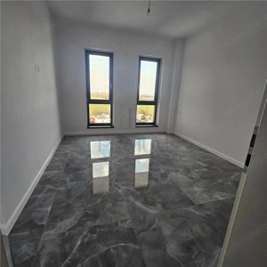 TORONTALULUI - 2 CAMERE - ETAJ INTERMEDIAR - PISCINA - LUX - imagine 2
