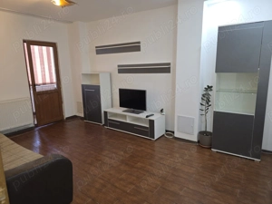 Garsoniera moderna transformata in doua camere in Gavana   Lumina