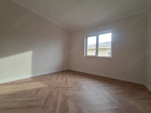 Duplex spatios cu 4 camere in Dumbravita -semineu- la 3 minute de Primarie - imagine 14