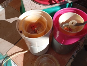 Vand 2 masini electrice de tocat carne 750 W made in URSS functionale , pret 200 lei negociabil .