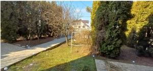 Apartament 4 camere cu curte proprie,la casa