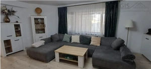 Apartament 4 camere cu curte proprie,la casa