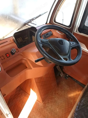 Vând urgent Triciclu tip camionetă