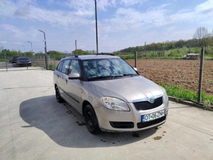 Skoda Fabia 2010 1.2 HTP Benzina - aproximativ 130.000 km   Economica, ideala pentru oras - imagine 2