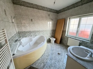 vand casa mare cu teren mare aprope de padure Timiosoara Lipovei - imagine 5