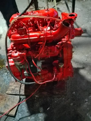 Motor de tractor 445 - imagine 3