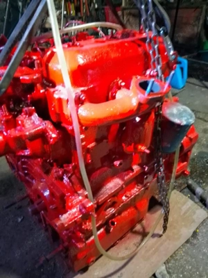Motor de tractor 445 - imagine 5
