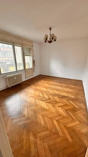 Apartament 5 camere (modificat in 4), 125 mp + garaj sub bloc, zona Polivalentă   Arad - imagine 2