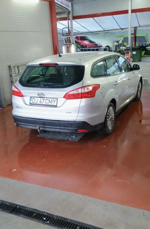 ford focus  - imagine 3