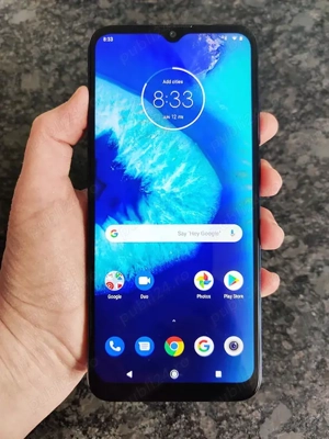 Motorola G8 cu 64 Gb rom si 4 Gb ram