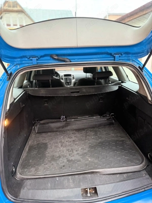 Opel Astra J Sports Tourer (2012)