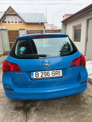 Opel Astra J Sports Tourer (2012) - imagine 3