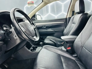 MITSUBISHI OUTLANDER - imagine 13
