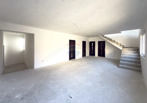 Casă / Vilă cu 8 camere de vânzare în zonă centrală - Urlati - imagine 4