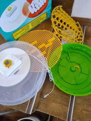 incubator semiautomat "Puisor" ptr 51 de oua