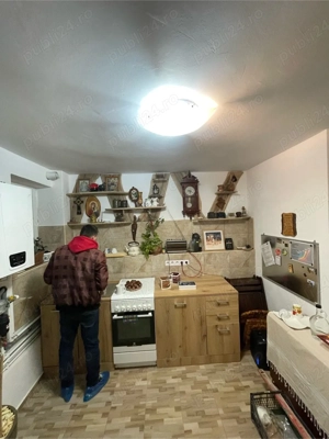 cameră retro langă cel mai frumos parc - imagine 5