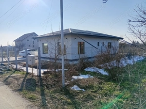 casa la curte Mogosesti - imagine 4