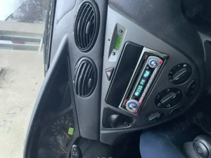 Ford Focus 1.6 benzina - imagine 9