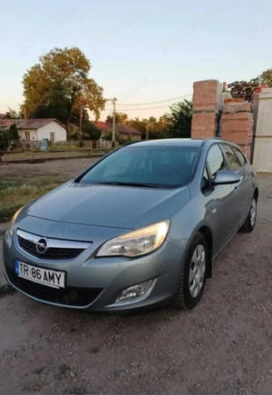 Opel Astra J Sports Tourer  - imagine 2