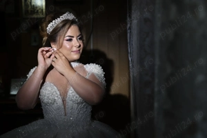 Vand rochie de mireasa